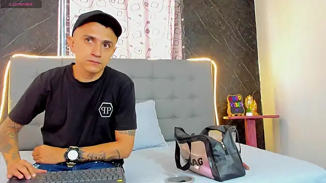 CharlotteAndSimon online show from 02/21/26, 02:08