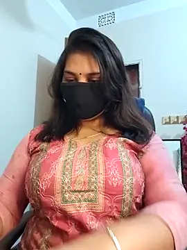 Queen Homaira online show from 12/15/25, 06:41