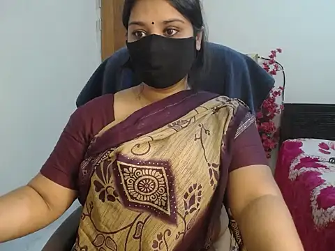 Snapshot of Queen_Homaira chatting on 11/11/25, 03:56 Queen Homaira online show from 11/11/25, 03:56