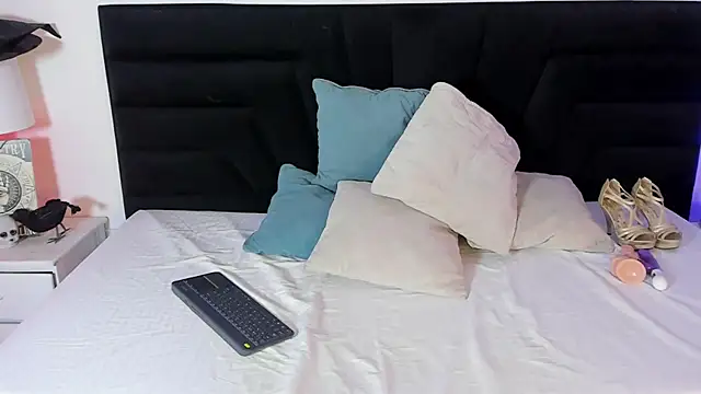 KateValencia online show from 10/05/25, 12:07