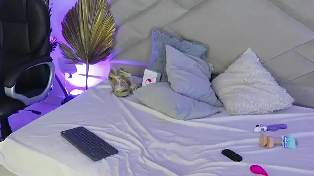 KateValencia online show from 10/28/25, 11:53