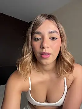 Capricho 01 online show from 03/13/26, 06:13