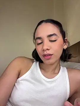 Capricho 01 online show from 10/10/25, 12:06