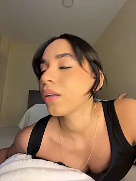 Capricho 01 online show from 10/29/25, 06:51