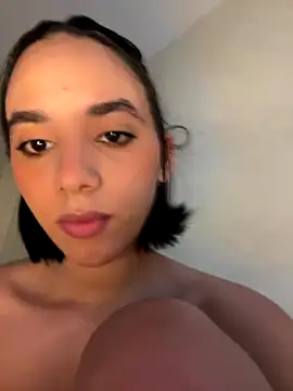 Capricho 01 online show from 10/28/25, 07:02