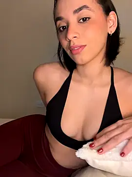 Capricho 01 online show from 10/27/25, 12:39