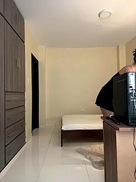 Capricho 01 online show from 10/25/25, 12:39