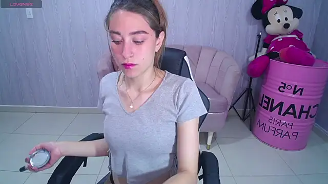 Snapshot of beba_fox_a chatting on 11/09/25, 12:20 beba fox a online show from 11/09/25, 12:20