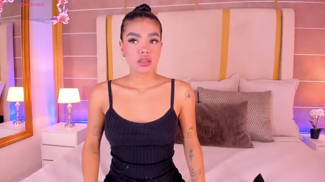 Snapshot of NaylaGrey chatting on 11/16/25, 11:48 NaylaGrey online show from 11/16/25, 11:48