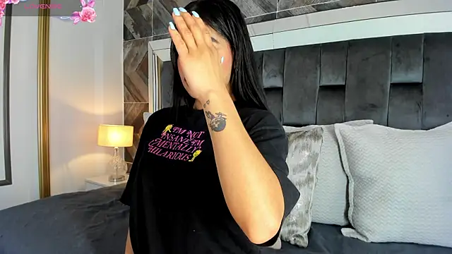 Snapshot of NaylaGrey chatting on 02/25/26, 11:32 NaylaGrey online show from 02/25/26, 11:32