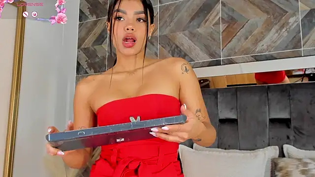 Snapshot of NaylaGrey chatting on 11/08/25, 12:09 NaylaGrey online show from 11/08/25, 12:09