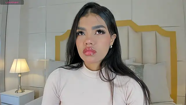 Snapshot of NaylaGrey chatting on 11/20/25, 12:39 NaylaGrey online show from 11/20/25, 12:39