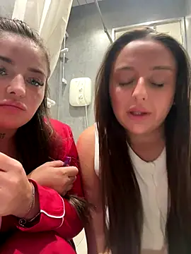 Playfulvixen25 online show from 11/20/25, 12:44