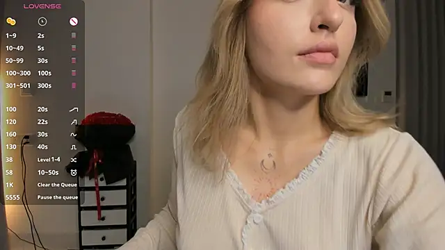 Snapshot of AmyVilvet_ chatting on 04/21/26, 09:43 AmyVilvet online show from 04/21/26, 09:43