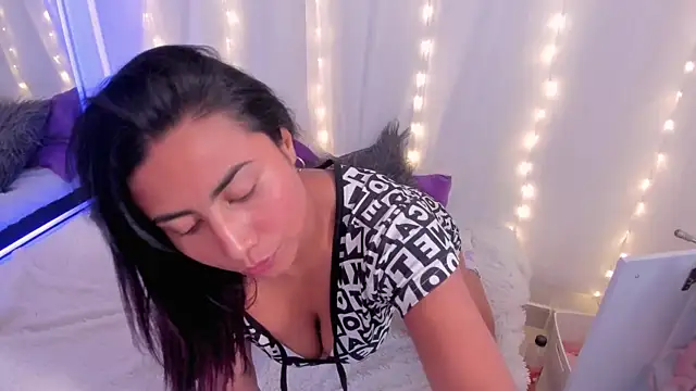 Snapshot of Olivia_Morrys chatting on 05/15/26, 11:14 Olivia Morrys online show from 05/15/26, 11:14