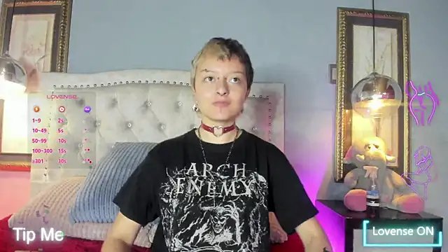 Snapshot of Baby_Punk1 chatting on 10/24/25, 12:37 Baby Punk1 online show from 10/24/25, 12:37