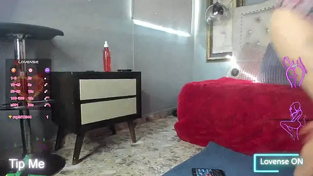 Snapshot of Baby_Punk1 chatting on 10/27/25, 12:50 Baby Punk1 online show from 10/27/25, 12:50