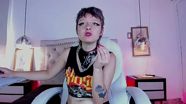 Snapshot of Baby_Punk1 chatting on 12/21/25, 01:46 Baby Punk1 online show from 12/21/25, 01:46