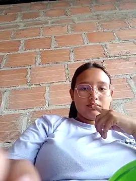 Snapshot of young_dairy01 chatting on 11/05/25, 12:19 young dairy01 online show from 11/05/25, 12:19