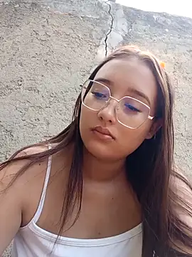 Snapshot of young_dairy01 chatting on 12/15/25, 11:38 young dairy01 online show from 12/15/25, 11:38