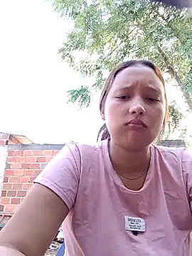 Snapshot of young_dairy01 chatting on 10/24/25, 12:04 young dairy01 online show from 10/24/25, 12:04