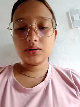 Snapshot of young_dairy01 chatting on 10/29/25, 12:04 young dairy01 online show from 10/29/25, 12:04