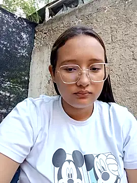 Snapshot of young_dairy01 chatting on 11/15/25, 12:20 young dairy01 online show from 11/15/25, 12:20