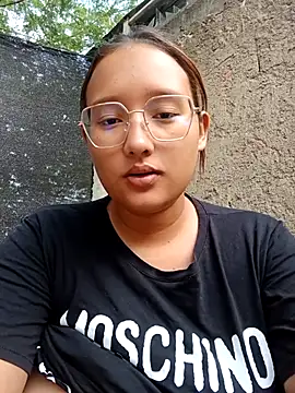 Snapshot of young_dairy01 chatting on 11/29/25, 11:32 young dairy01 online show from 11/29/25, 11:32