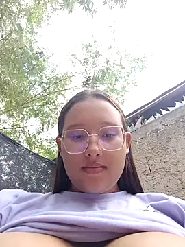 Snapshot of young_dairy01 chatting on 11/14/25, 12:20 young dairy01 online show from 11/14/25, 12:20