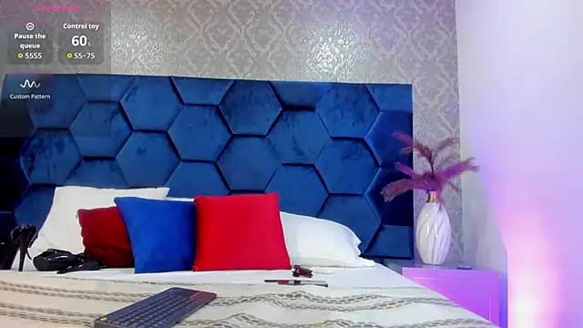 Angelina Roa online show from 12/14/25, 11:49