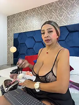 Angelina Roa online show from 04/17/26, 02:42