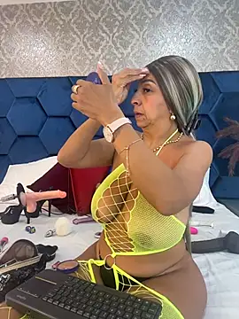 Angelina Roa online show from 04/05/26, 12:56