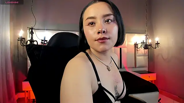 Snapshot of MAGIC_VERA chatting on 05/13/26, 04:19 MAGIC VERA online show from 05/13/26, 04:19