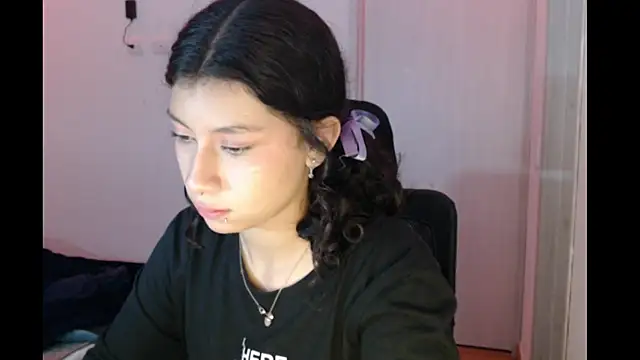 Ivonnybonn online show from 11/14/25, 10:41