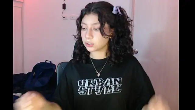 Ivonnybonn online show from 11/18/25, 07:33