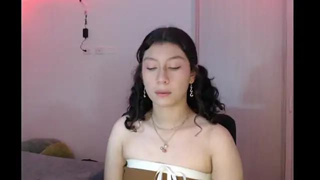 Ivonnybonn online show from 11/29/25, 02:44