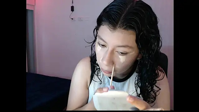 Ivonnybonn online show from 10/29/25, 08:52