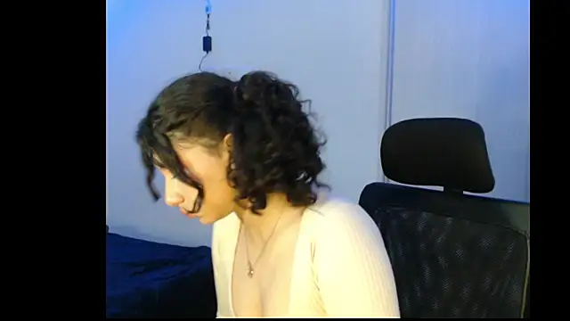 Ivonnybonn online show from 10/26/25, 06:25