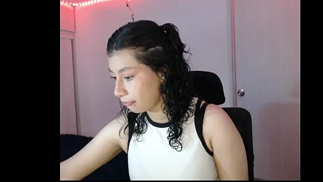 Ivonnybonn online show from 10/27/25, 09:16