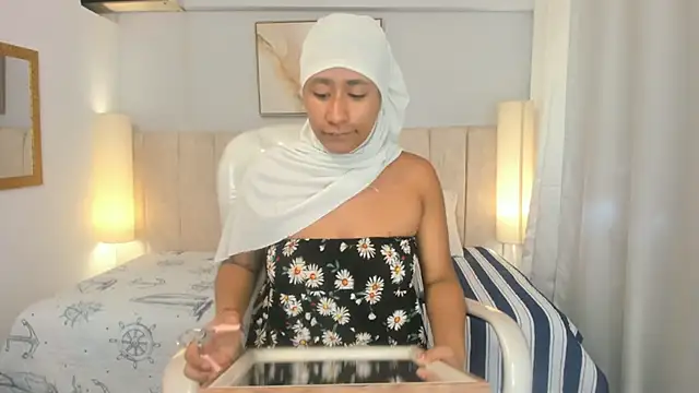 Ridwana Haddad online show from 11/21/25, 02:27