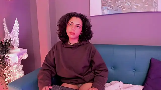 Snapshot of Alessiia__ chatting on 11/07/25, 06:40 Alessiia online show from 11/07/25, 06:40