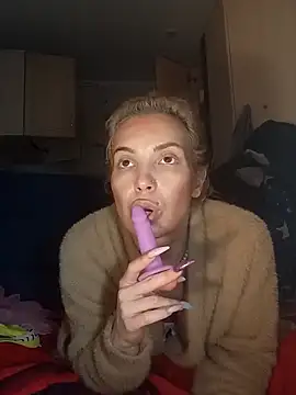 Conny Shellie online show from 11/25/25, 04:24