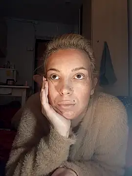 Conny Shellie online show from 11/27/25, 09:32