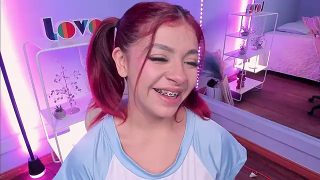 KathiaSaenz  online show from 11/26/25, 05:18