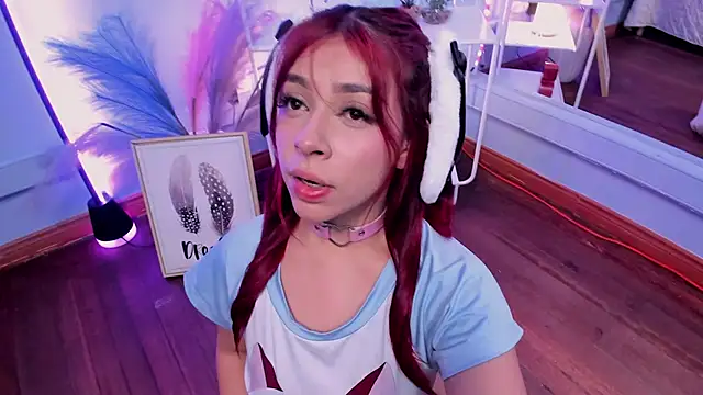 KathiaSaenz  online show from 12/04/25, 04:11