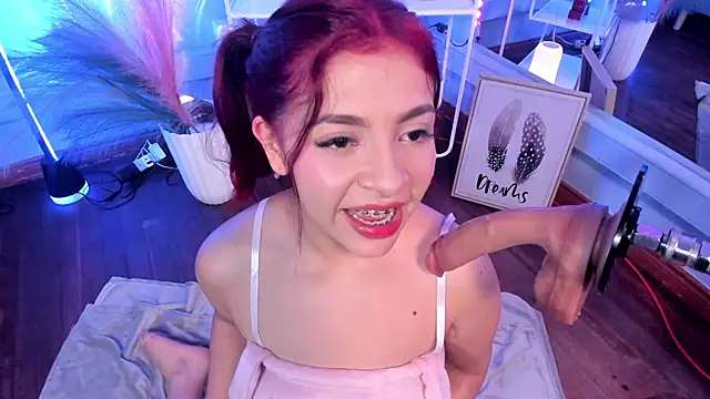 Snapshot of KathiaSaenz_ chatting on 11/04/25, 03:54 KathiaSaenz online show from 11/04/25, 03:54