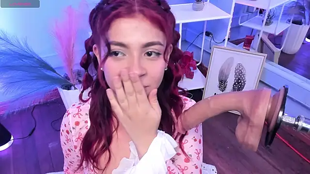 KathiaSaenz  online show from 11/07/25, 04:39