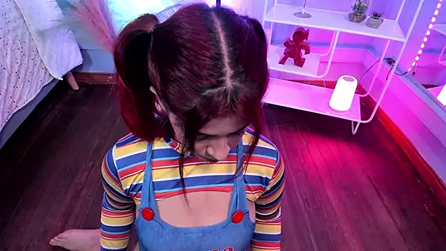 Snapshot of KathiaSaenz_ chatting on 10/07/25, 03:40 KathiaSaenz online show from 10/07/25, 03:40