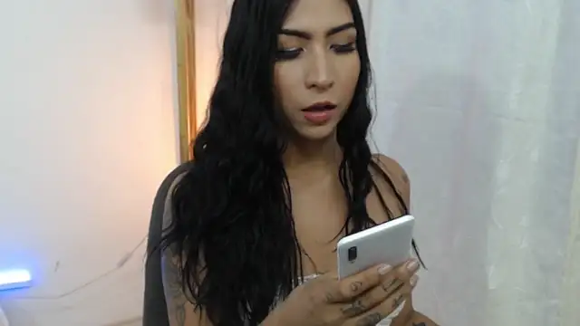 Zoevillaloboxxx online show from 10/12/25, 04:03