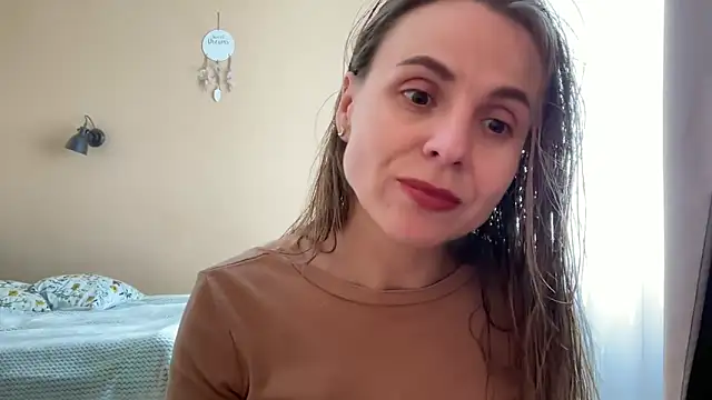 AnnieLove7722 online show from 05/04/26, 12:08